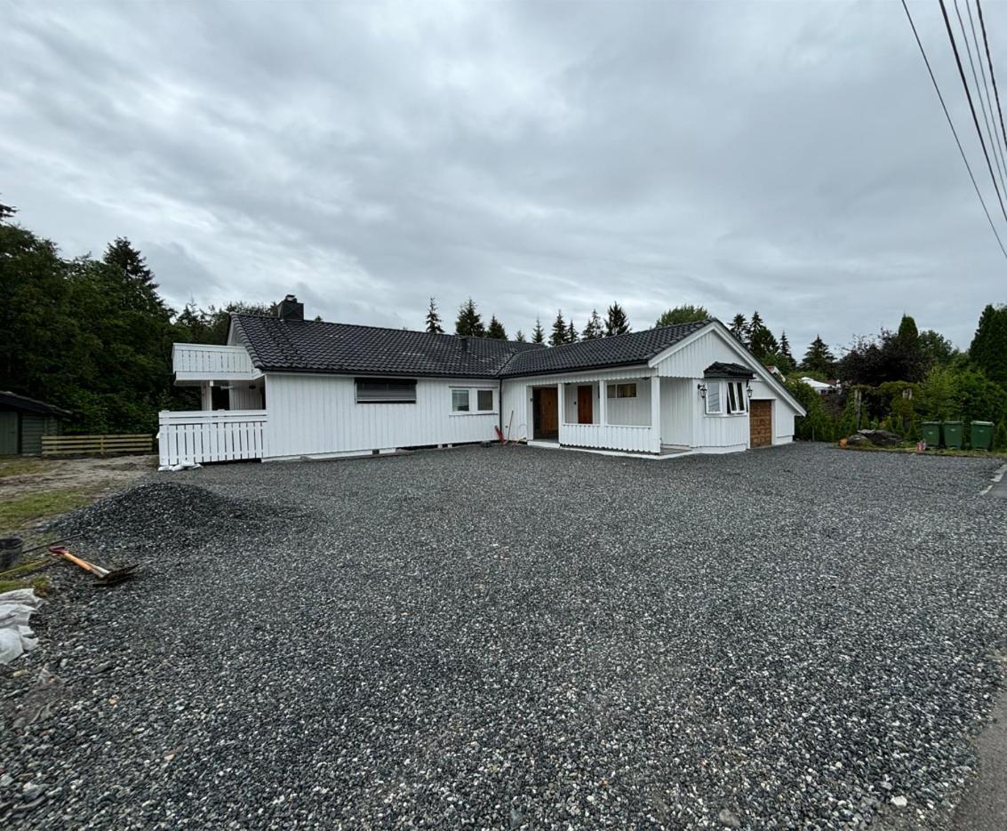 Classic 4 Bedrooms, 9 Guest Apartment In Kjeller Lillestrom - Good Proximity To Oslomet And Lillestrom Train Station Exterior foto